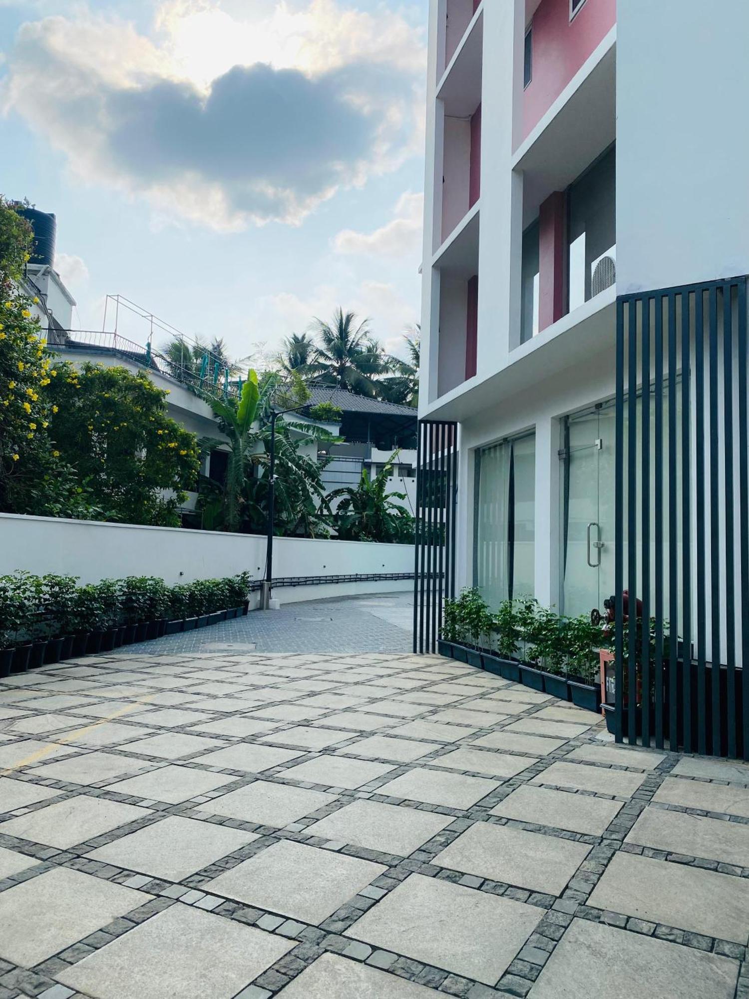 The Habitat Suites Guruvayur Bagian luar foto