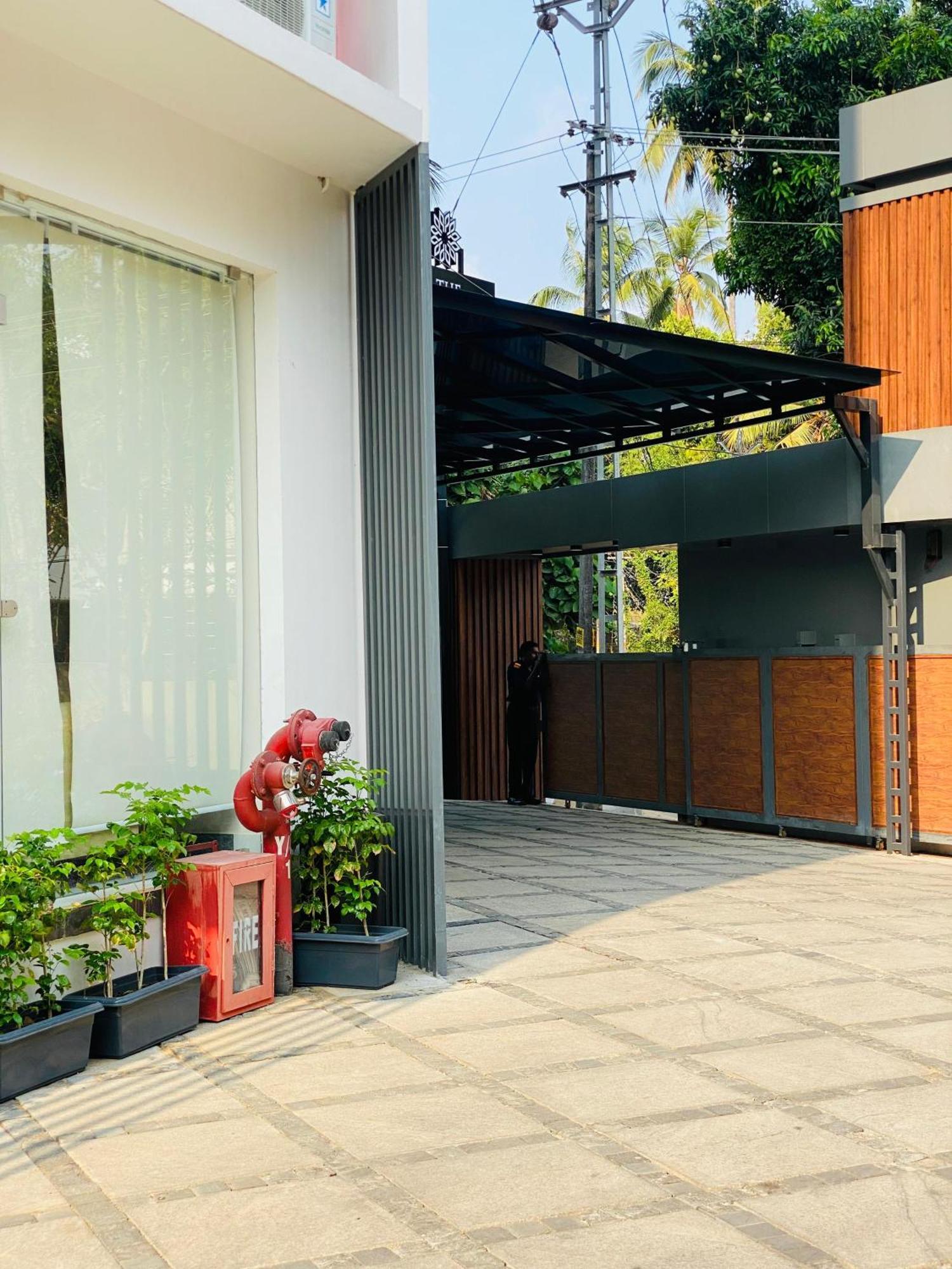 The Habitat Suites Guruvayur Bagian luar foto