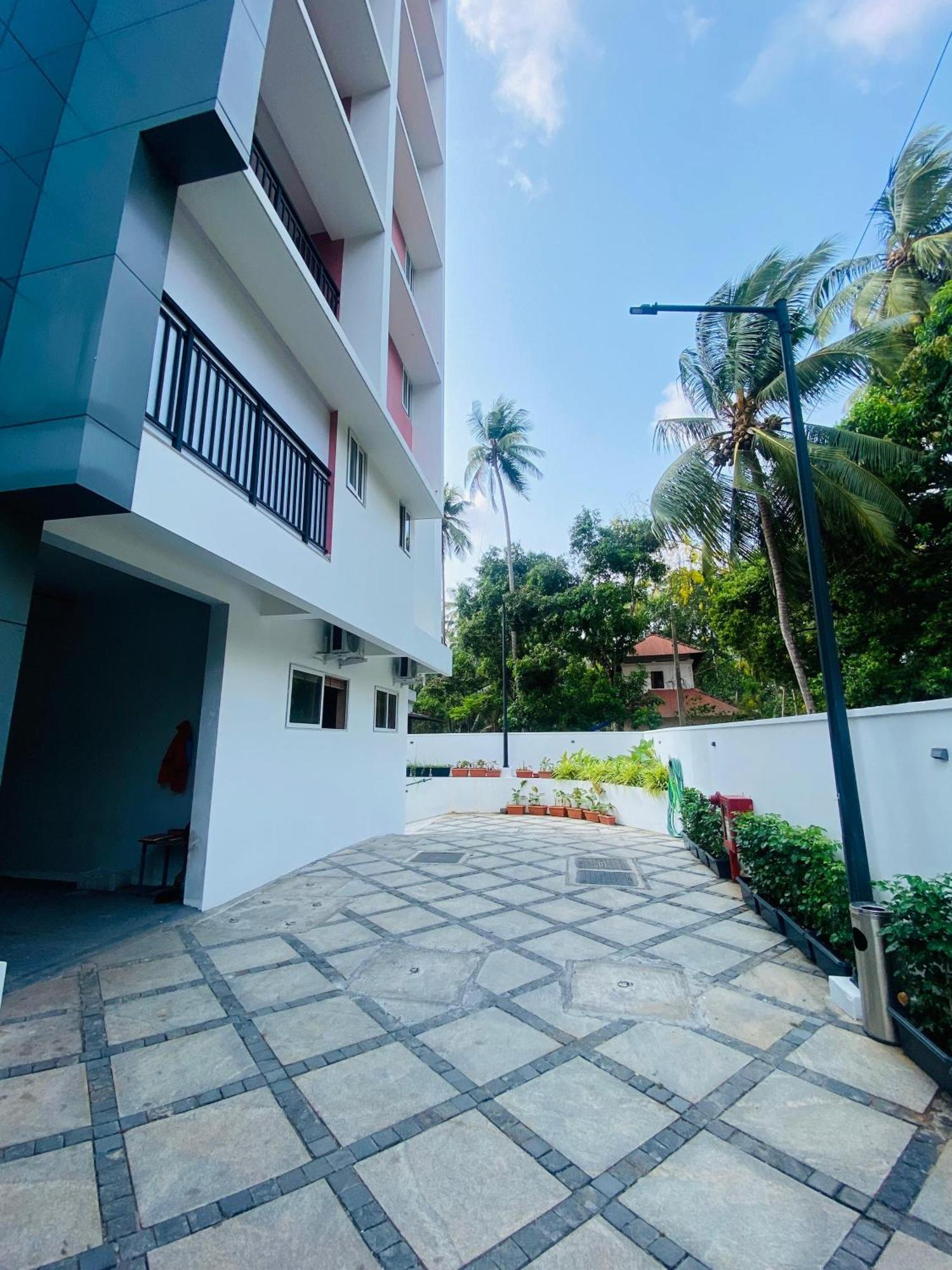 The Habitat Suites Guruvayur Bagian luar foto