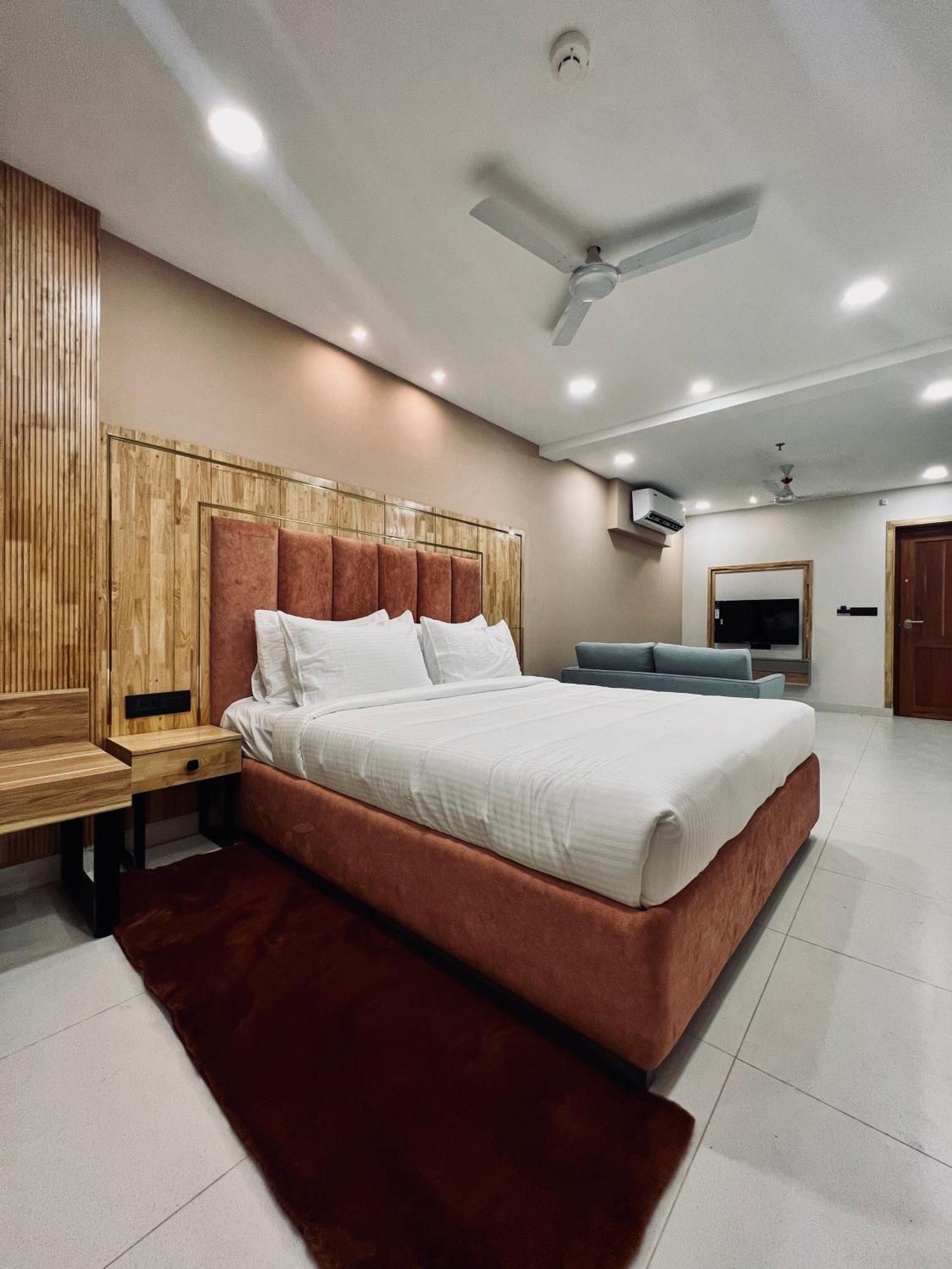 The Habitat Suites Guruvayur Bagian luar foto