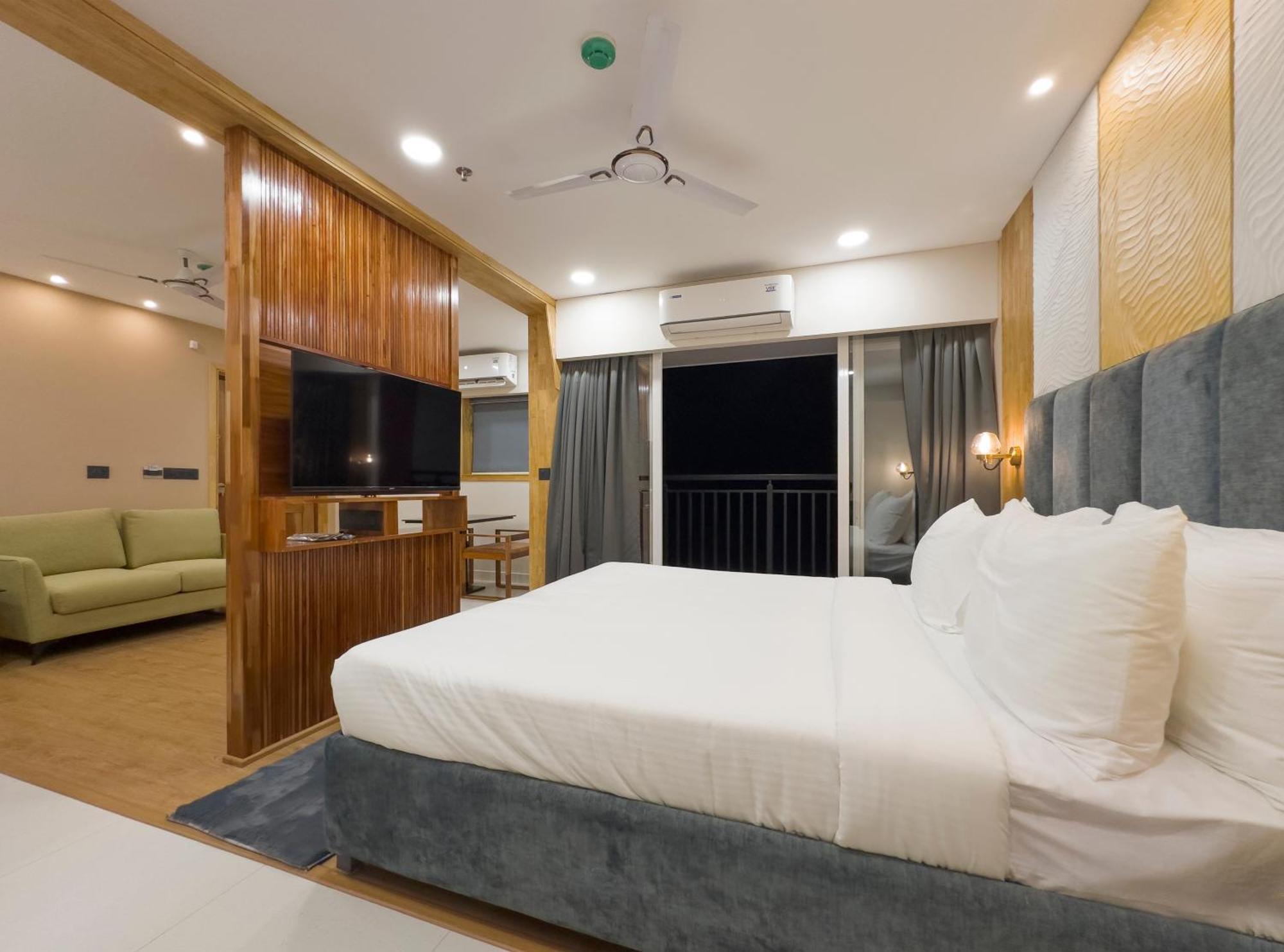 The Habitat Suites Guruvayur Bagian luar foto