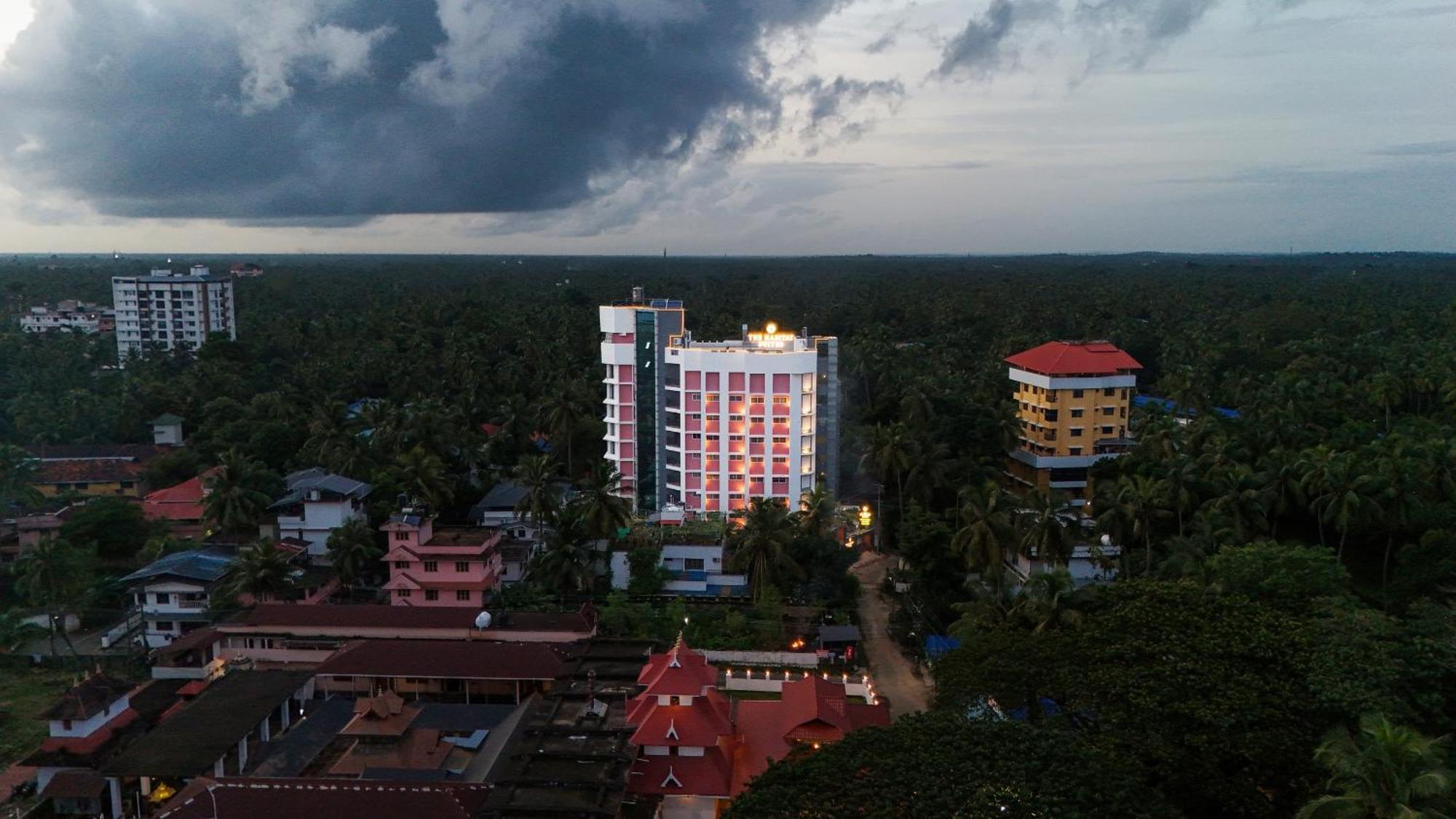 The Habitat Suites Guruvayur Bagian luar foto